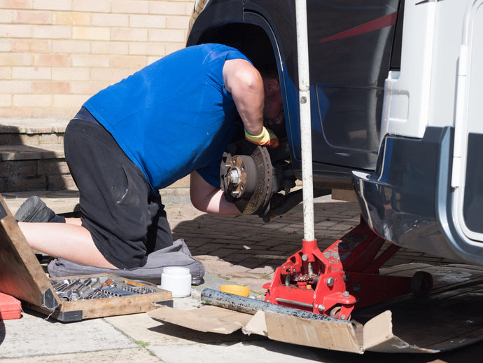 How To Jack Up A Travel Trailer For Maintenance