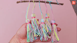 Have you ever made yarn tassels? It’s such an easy thing to do and one of the very first DIY crafts a lot of us came into contact with over the year