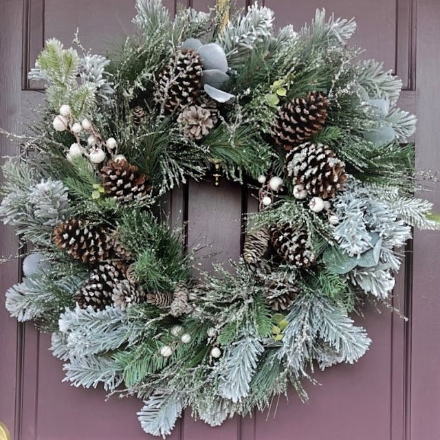 How to Make a Winter Wreath That Will Last Until Spring