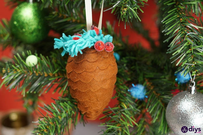 Create a DIY Felt Pinecone Ornament in 5 Easy Steps